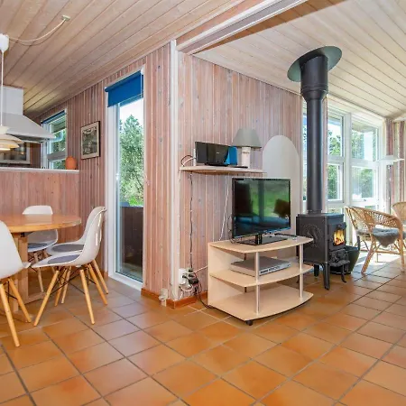 6 Person Holiday In R M Ferienhaus Lakolk