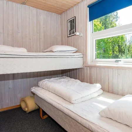 6 Person Holiday In R M